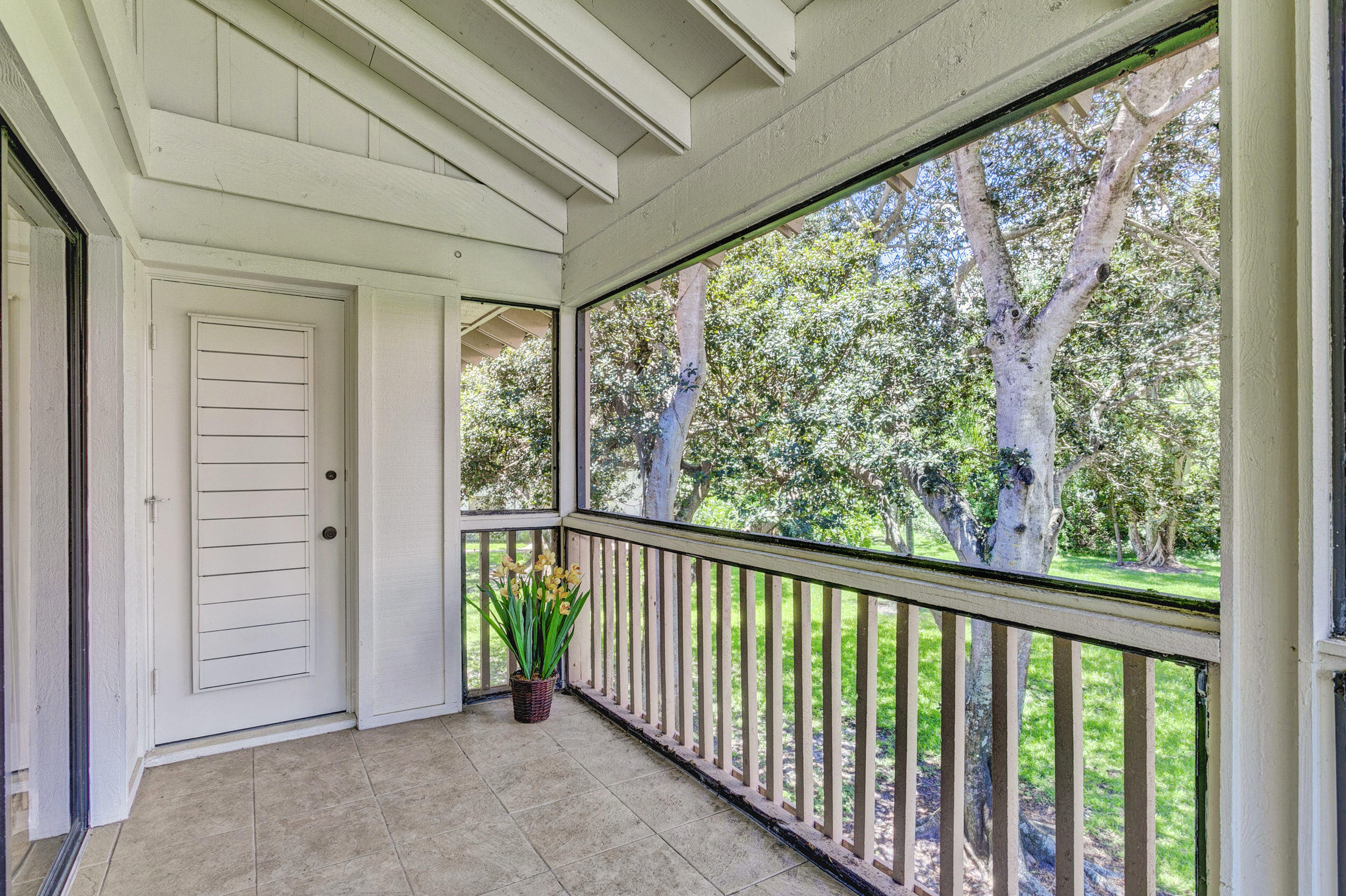 GOLF VILLAS CONDO - Residential