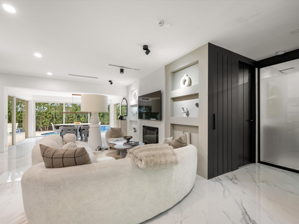 Coral Ridge North Add 24- - Residential