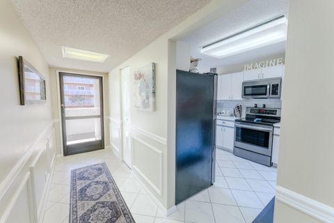 Tiny photo for 4725 E Lucerne Lakes Blvd Boulevard E #203, Lake Worth, FL 33467 (MLS # B26002631)
