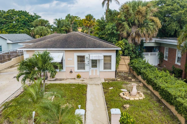 521 26TH ST, WEST PALM BEACH, FL 33407 - Image e1dd6cd7abdbf5067c603d44b994eab4/3513766072