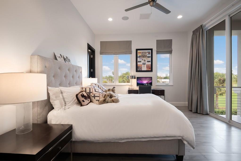 ROYAL PALM YACHT & COUNTR - Residential