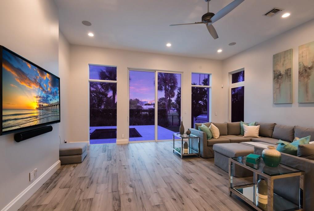 ROYAL PALM YACHT & COUNTR - Residential