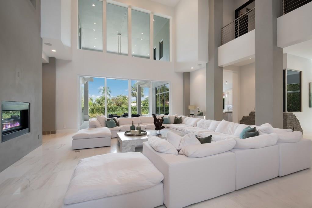 ROYAL PALM YACHT & COUNTR - Residential