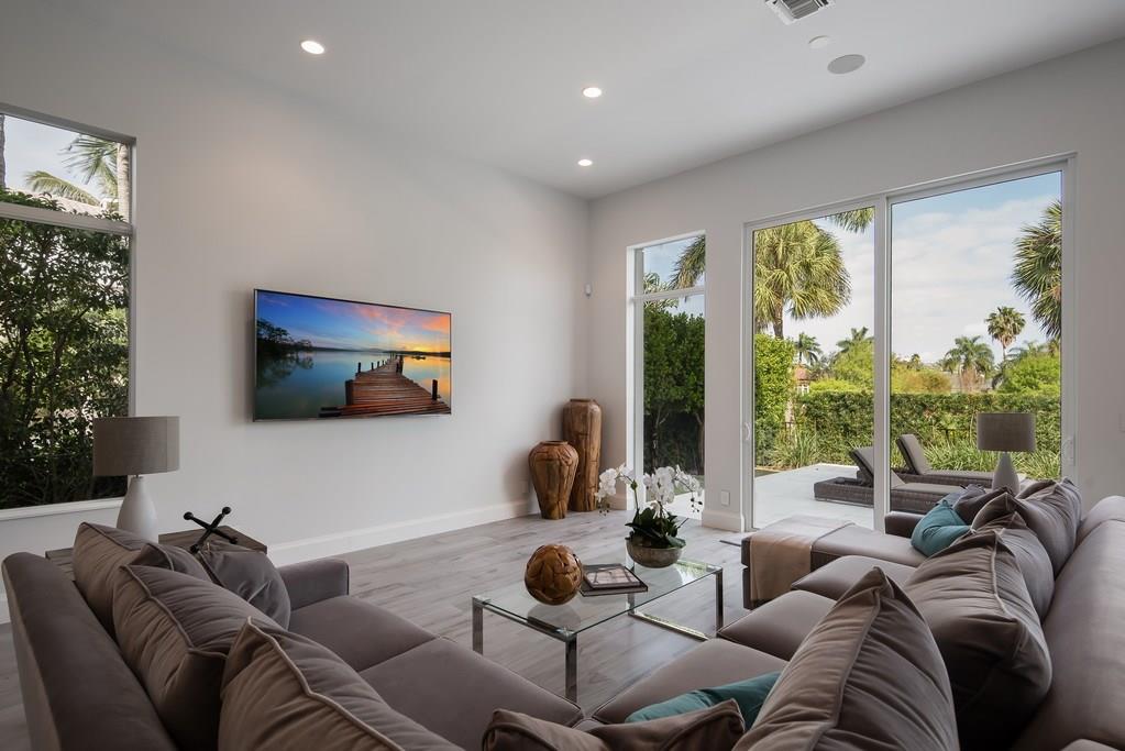 ROYAL PALM YACHT & COUNTR - Residential