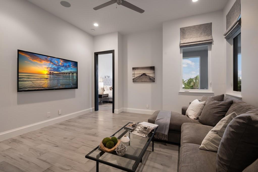 ROYAL PALM YACHT & COUNTR - Residential