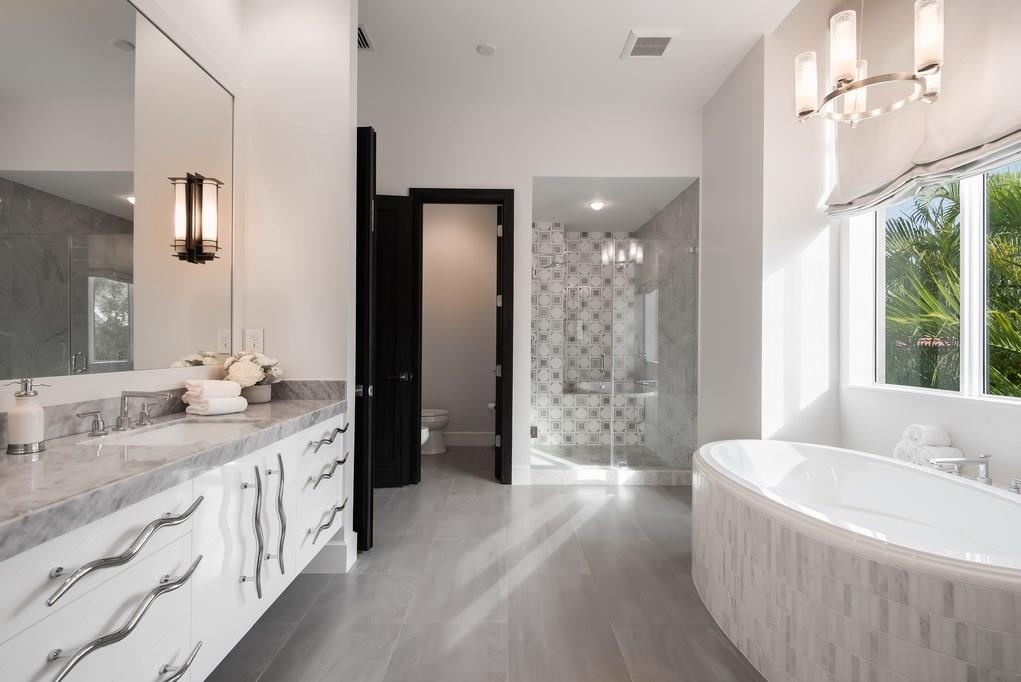 ROYAL PALM YACHT & COUNTR - Residential