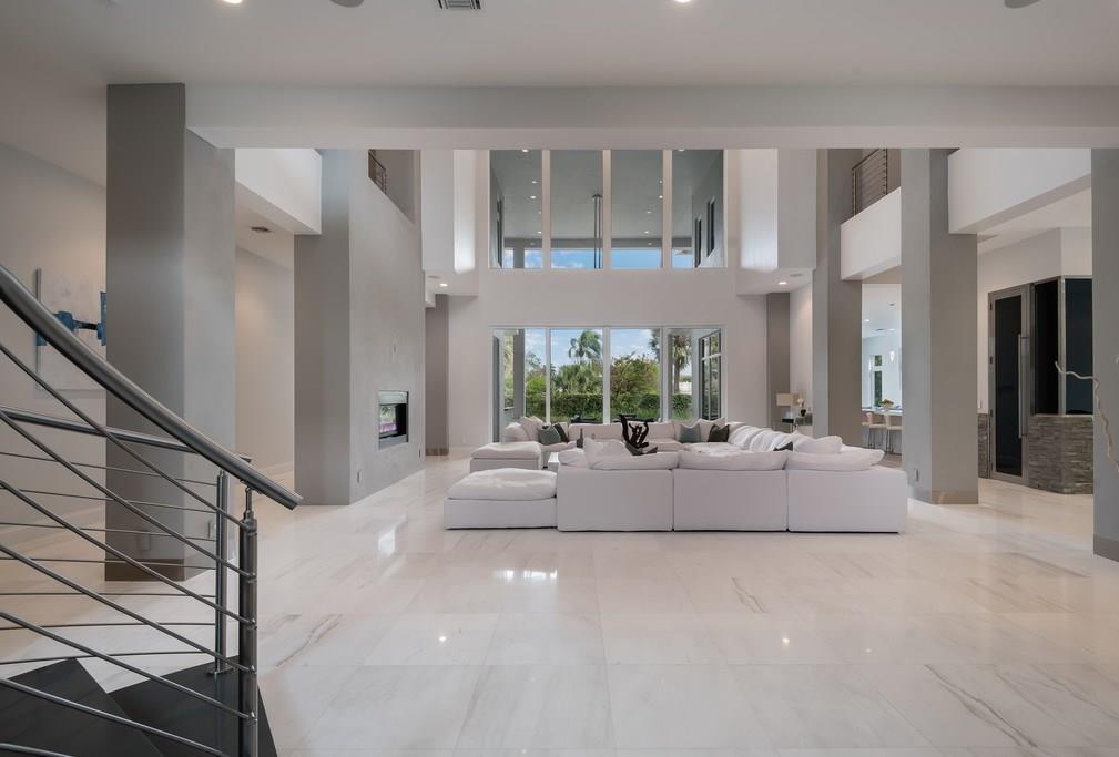 ROYAL PALM YACHT & COUNTR - Residential