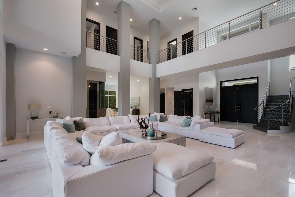 ROYAL PALM YACHT & COUNTR - Residential