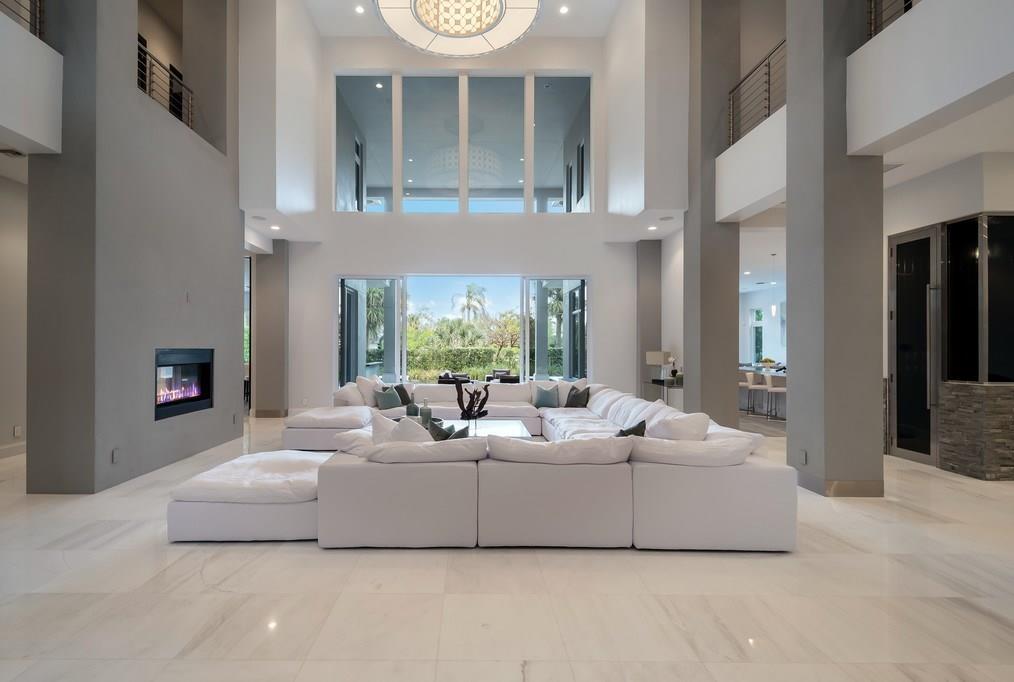 ROYAL PALM YACHT & COUNTR - Residential