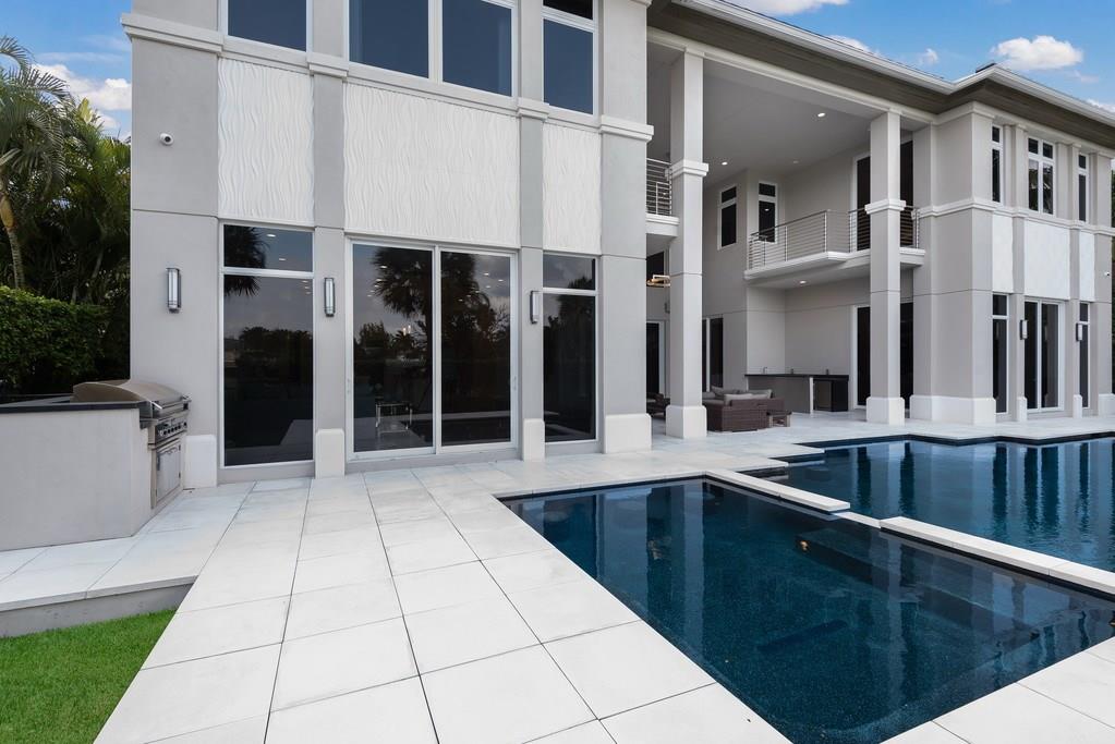 ROYAL PALM YACHT & COUNTR - Residential