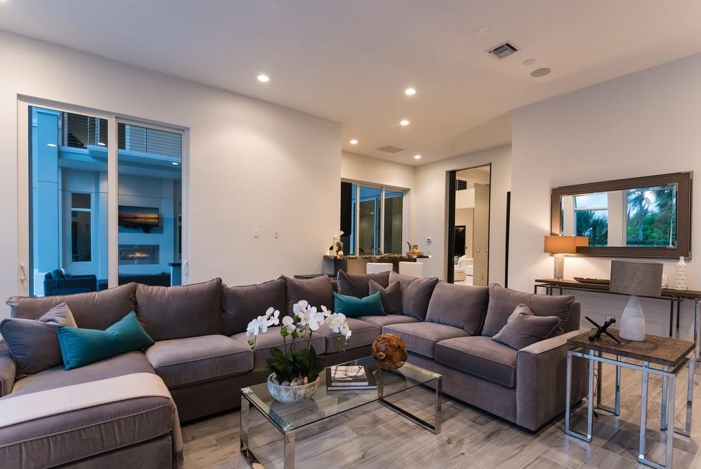 ROYAL PALM YACHT & COUNTR - Residential