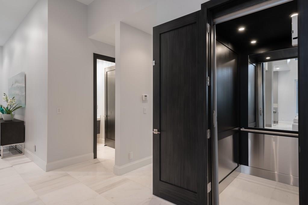 ROYAL PALM YACHT & COUNTR - Residential