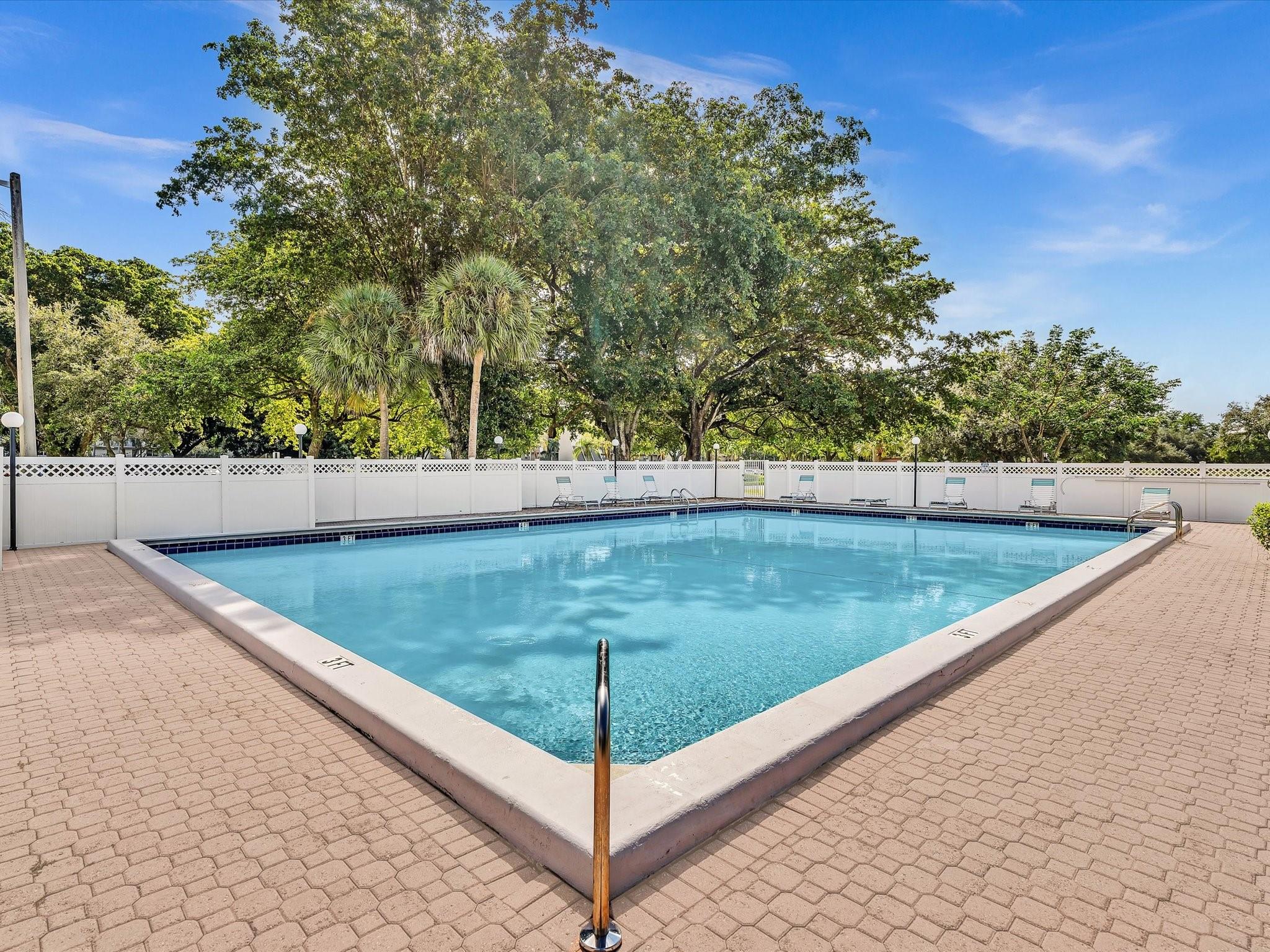 Rolling Hills Golf & - Residential