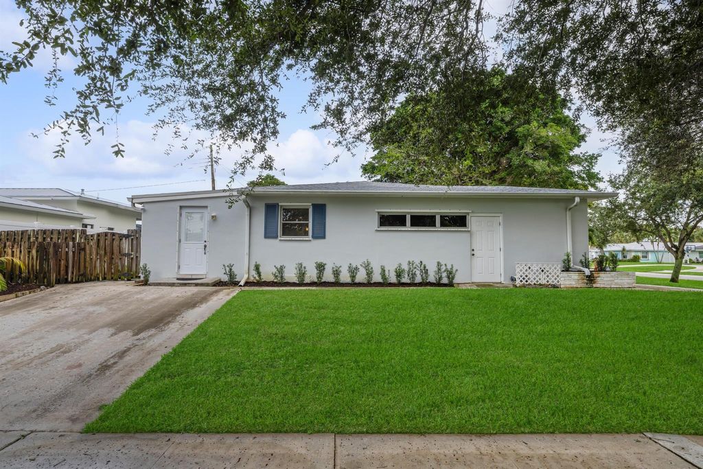 Photo of 567 S Anchorage Drive, North Palm Beach, FL 33408 (MLS # R11011824)