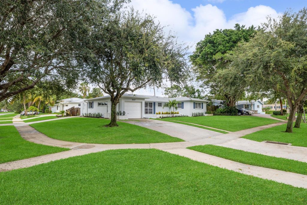 Photo of 567 S Anchorage Drive, North Palm Beach, FL 33408 (MLS # R11011824)