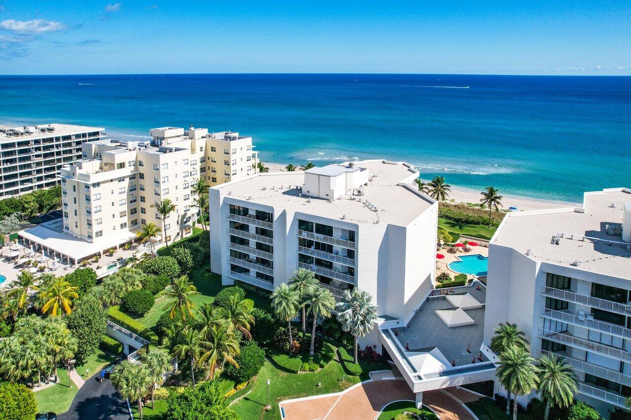 TWENTY SEVEN SEVENTY SOUTH OCEAN BOULEVARD COND DE - Residential
