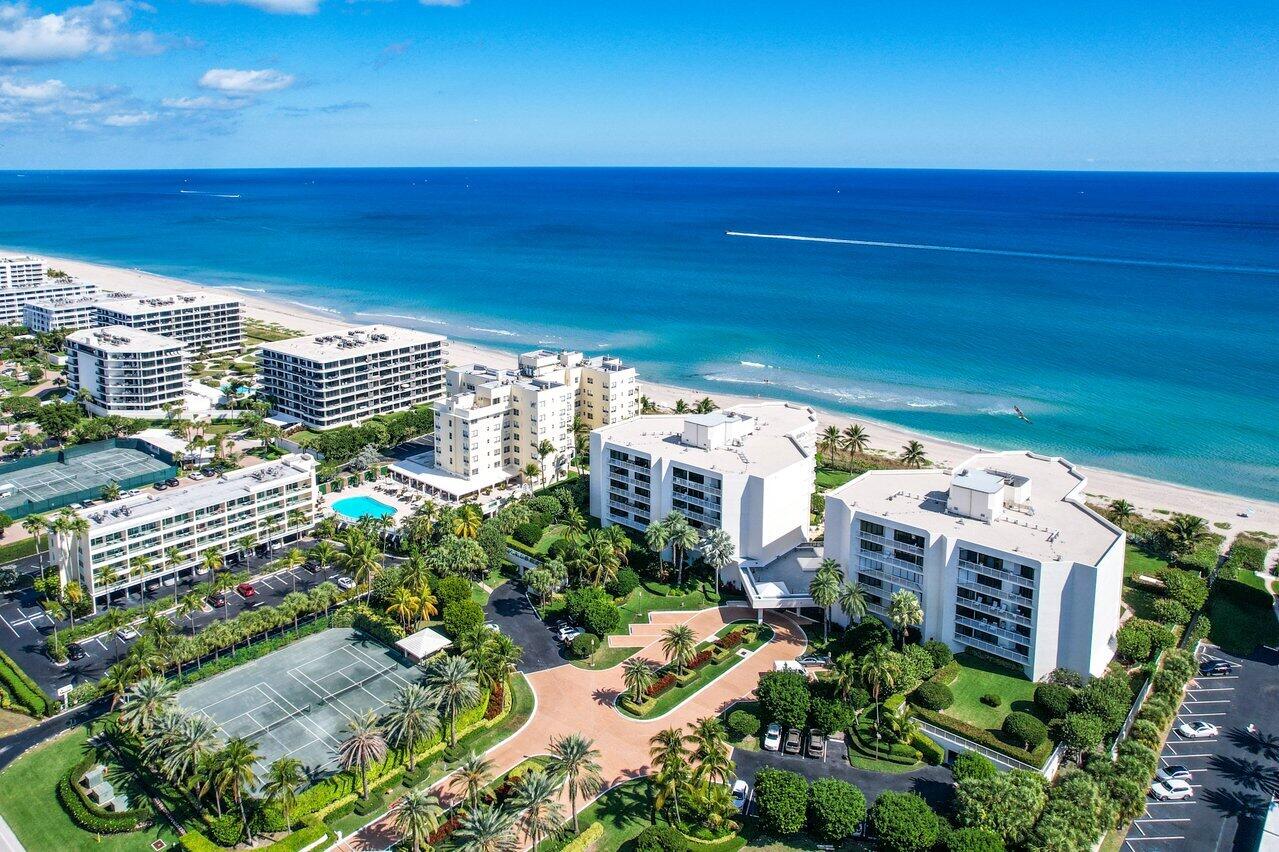 TWENTY SEVEN SEVENTY SOUTH OCEAN BOULEVARD COND DE - Residential