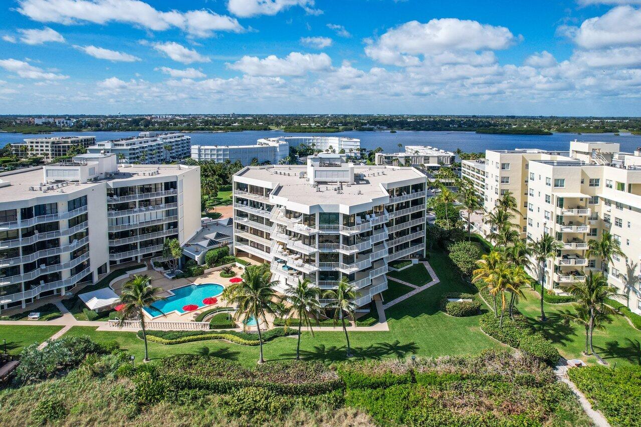TWENTY SEVEN SEVENTY SOUTH OCEAN BOULEVARD COND DE - Residential