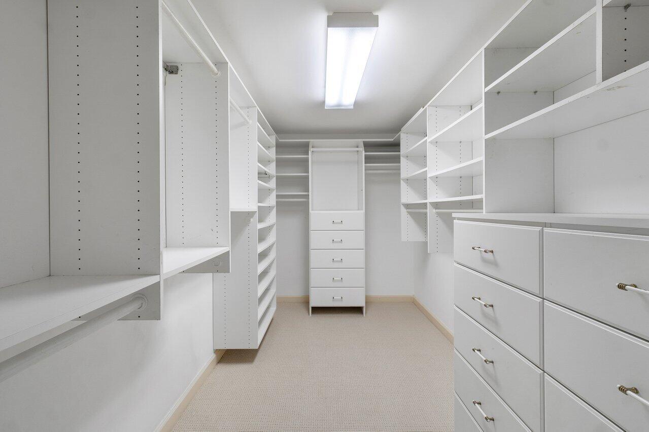 TWENTY SEVEN SEVENTY SOUTH OCEAN BOULEVARD COND DE - Residential