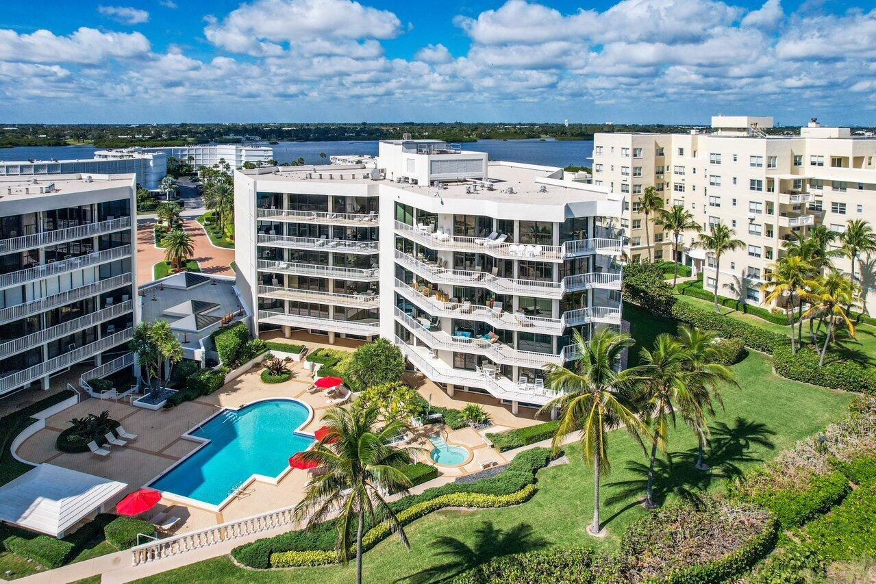 TWENTY SEVEN SEVENTY SOUTH OCEAN BOULEVARD COND DE - Residential
