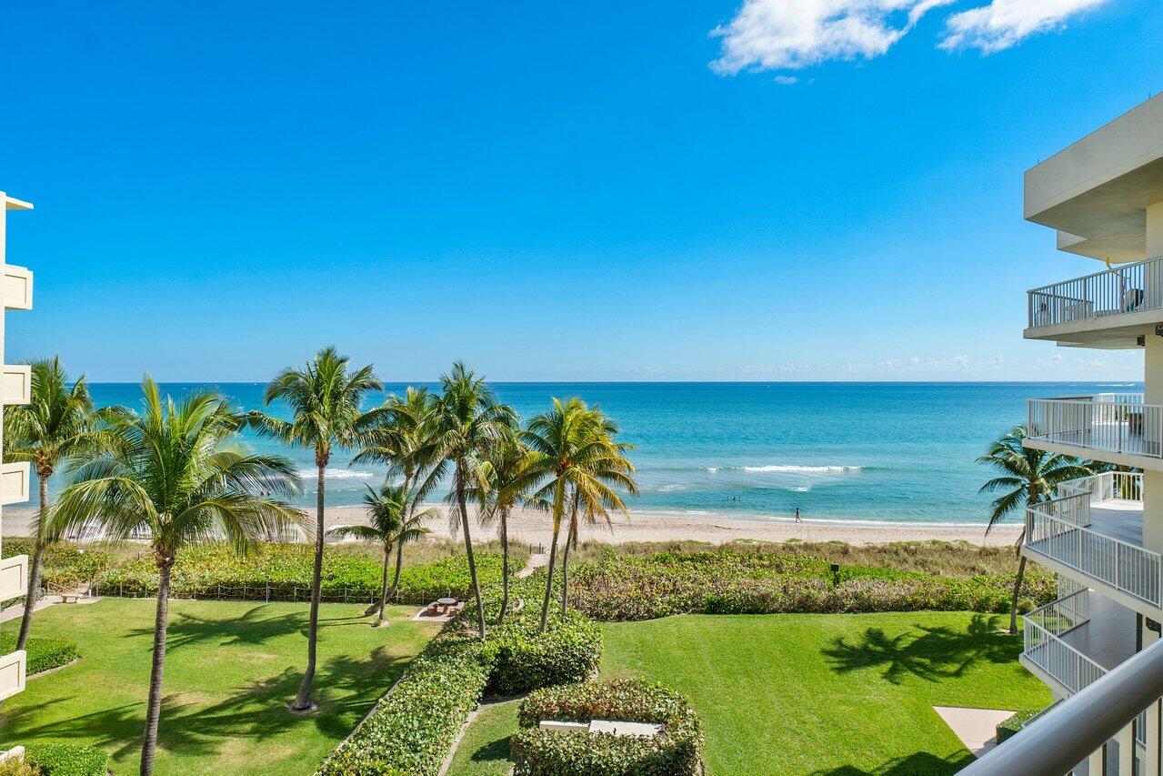 TWENTY SEVEN SEVENTY SOUTH OCEAN BOULEVARD COND DE - Residential