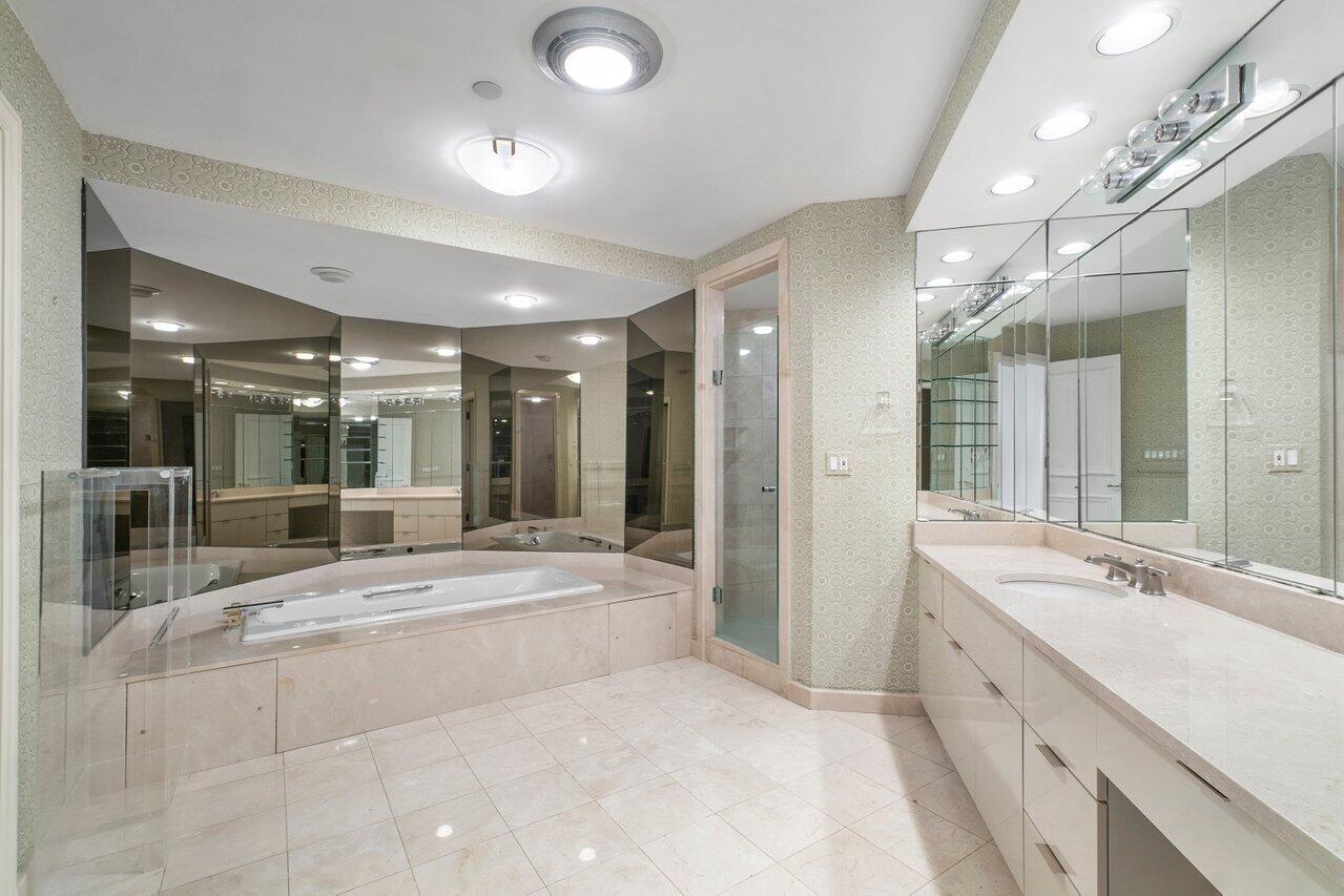 TWENTY SEVEN SEVENTY SOUTH OCEAN BOULEVARD COND DE - Residential