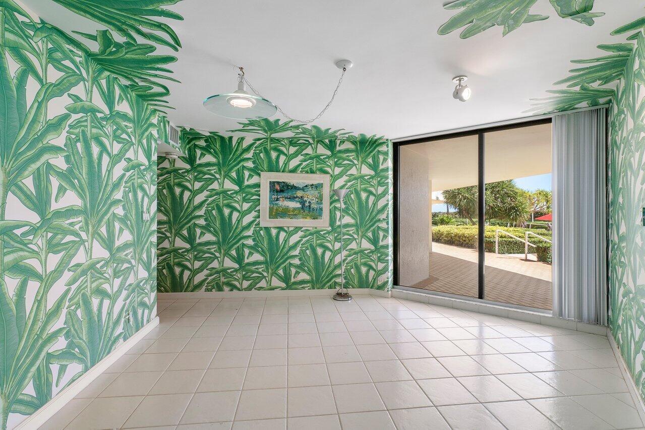 TWENTY SEVEN SEVENTY SOUTH OCEAN BOULEVARD COND DE - Residential