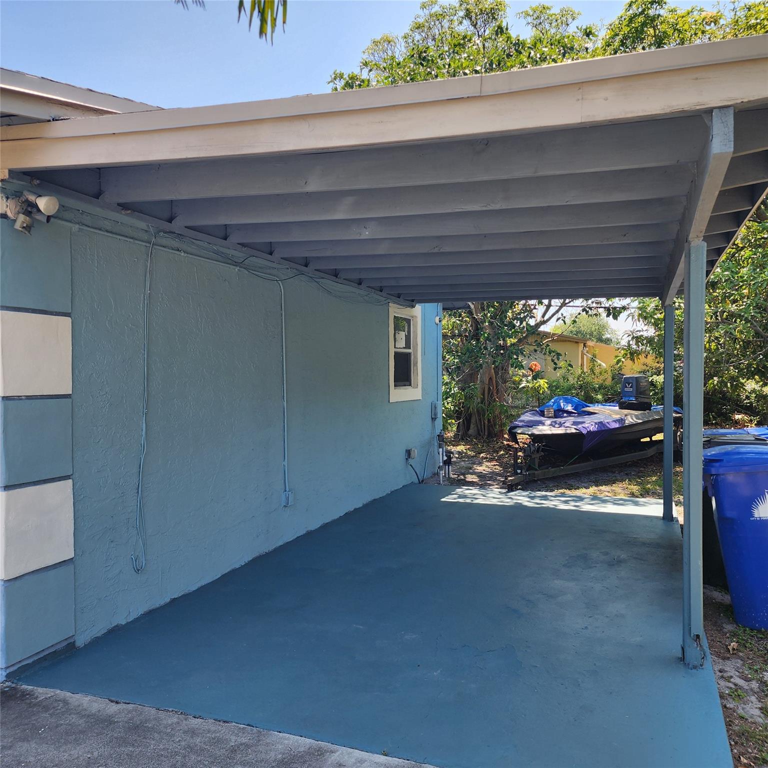 1041 NW 23rd Ter
