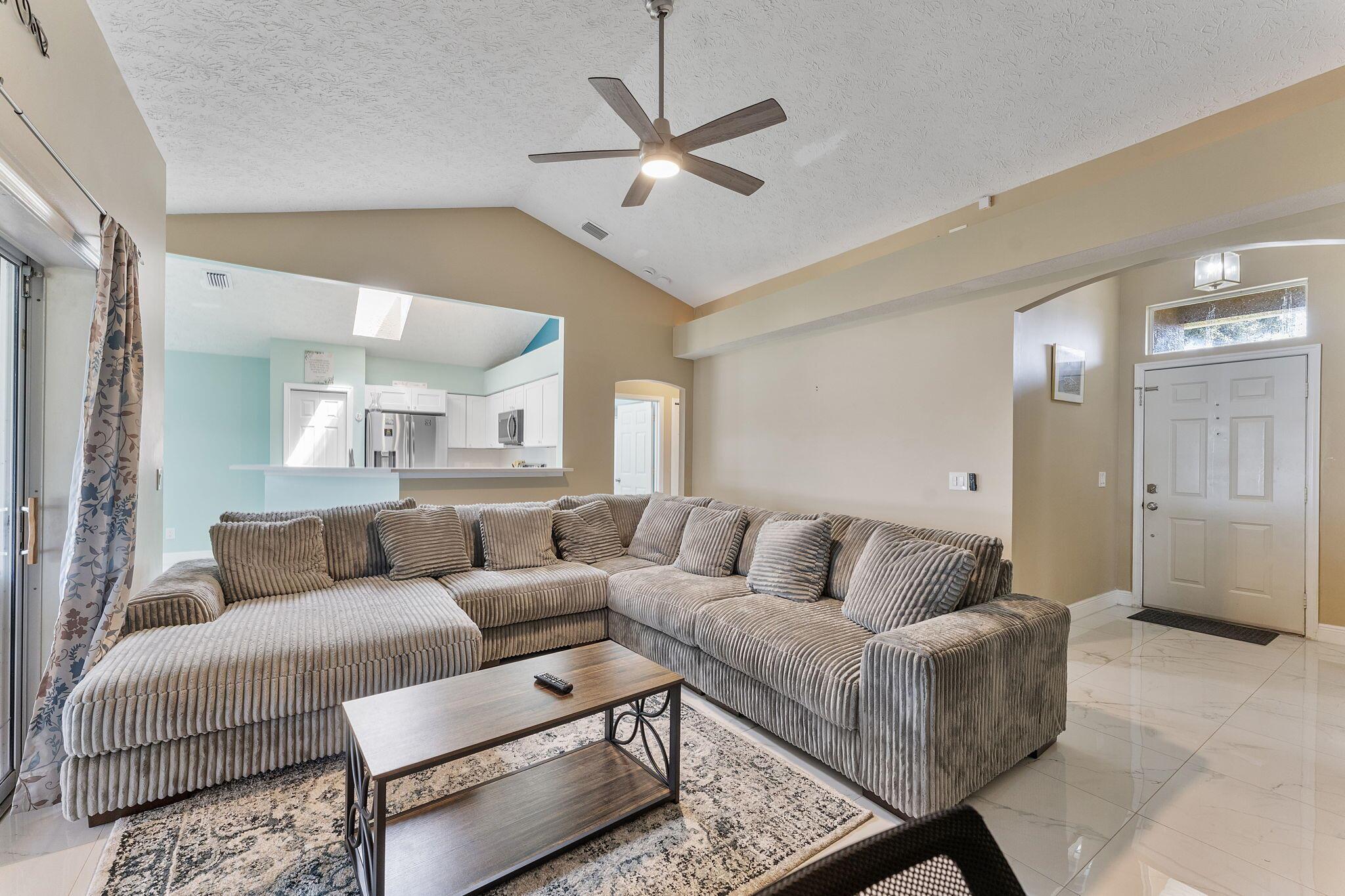 PORT ST LUCIE SECTION 35 - Residential Lease