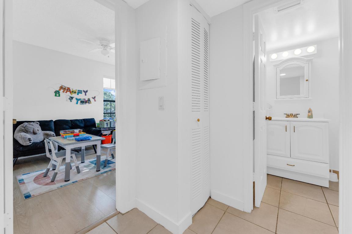 LAKE WINDWOOD CONDO - Residential