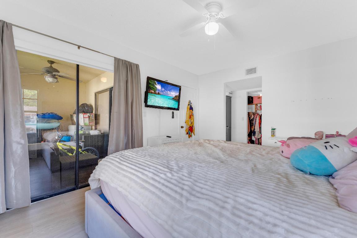 LAKE WINDWOOD CONDO - Residential