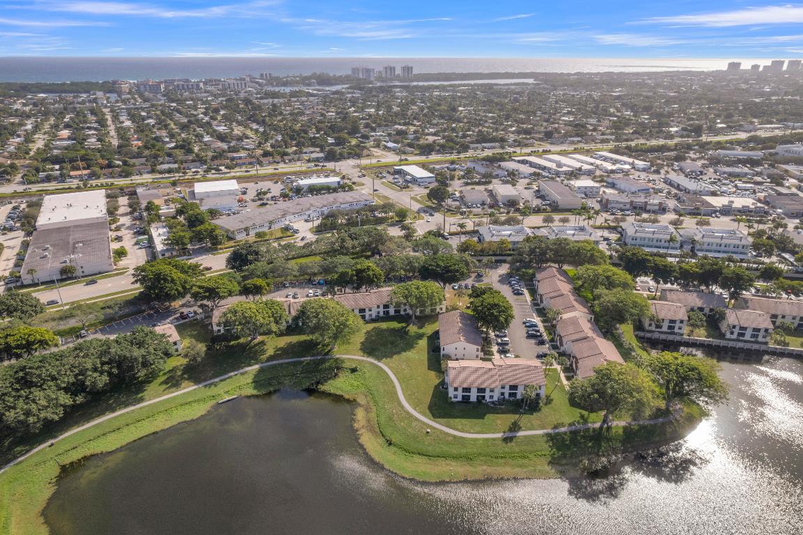 LAKE WINDWOOD CONDO - Residential