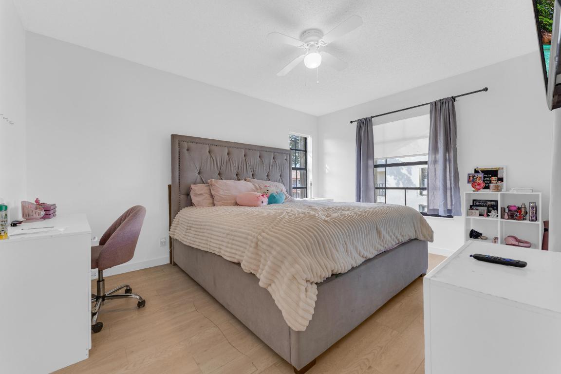 LAKE WINDWOOD CONDO - Residential