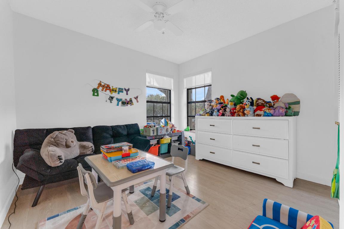 LAKE WINDWOOD CONDO - Residential