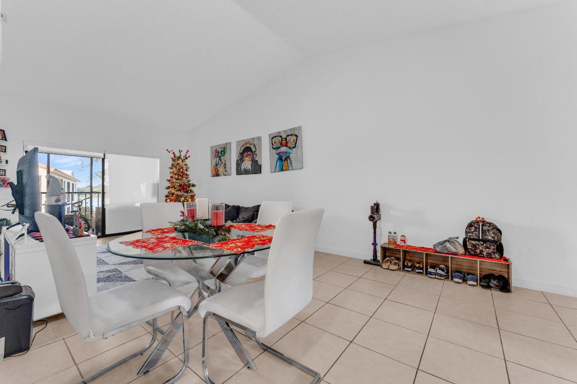 LAKE WINDWOOD CONDO - Residential