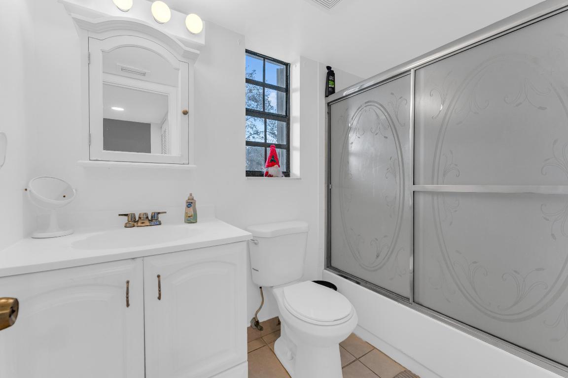 LAKE WINDWOOD CONDO - Residential