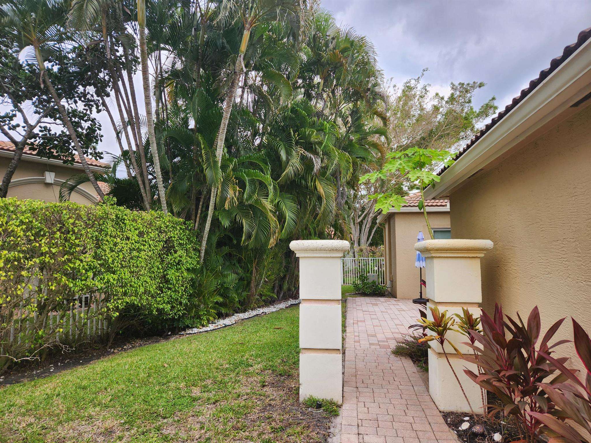 ANDROS ISLE PAR C - Residential Lease