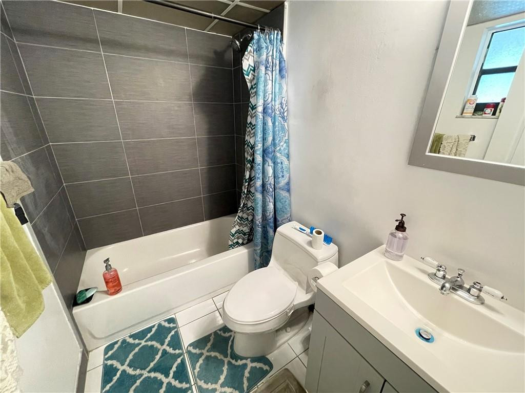 BROOKFIELD SQUARE - Residential