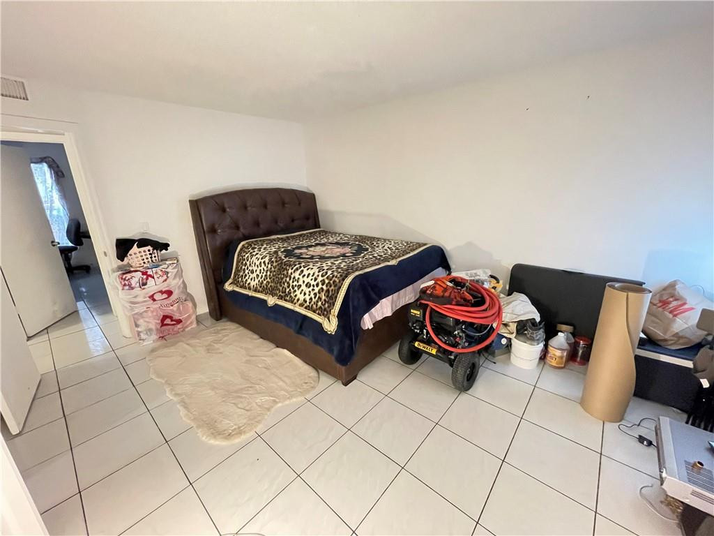 BROOKFIELD SQUARE - Residential