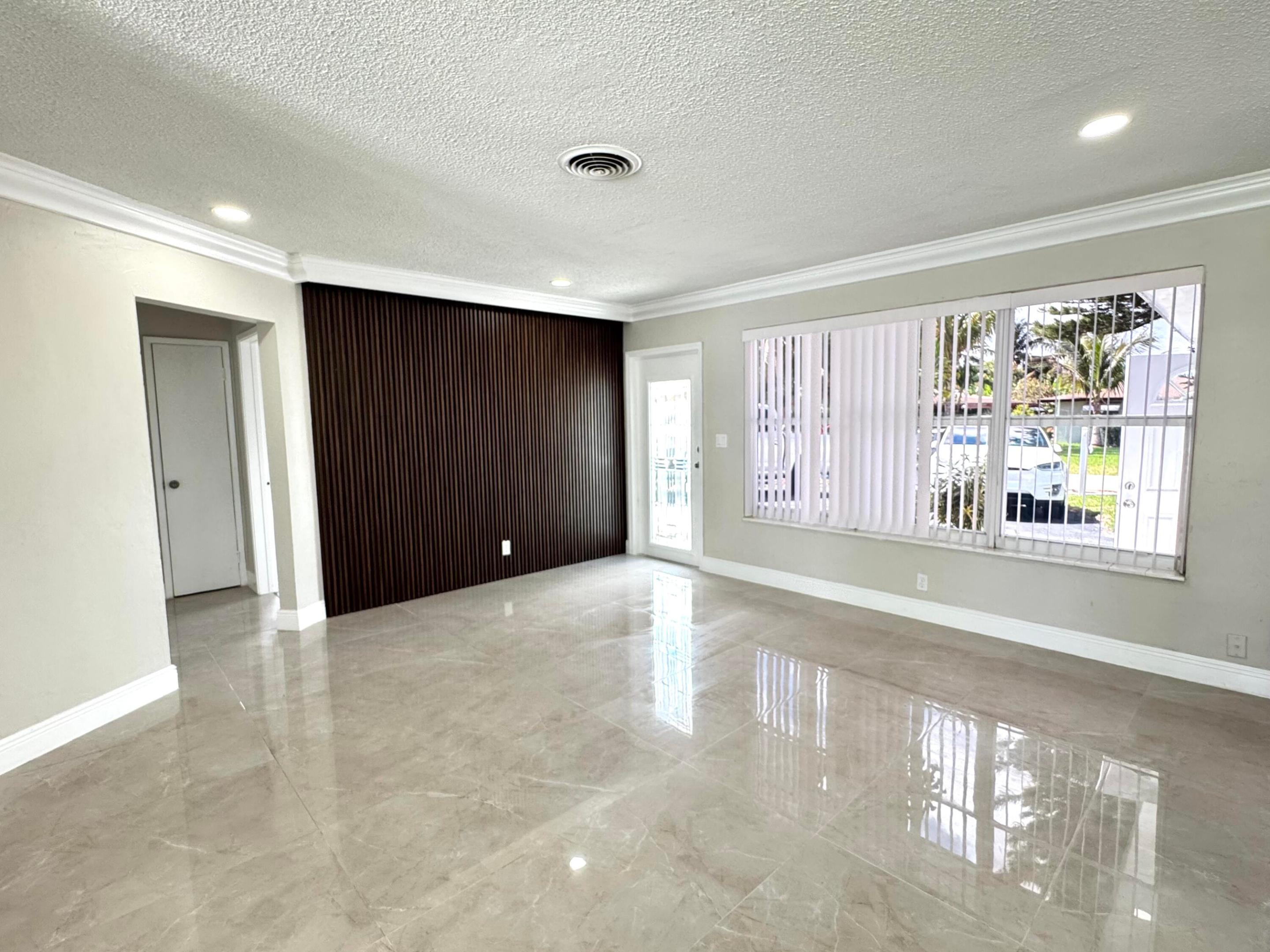 KENDALL GREEN - Residential