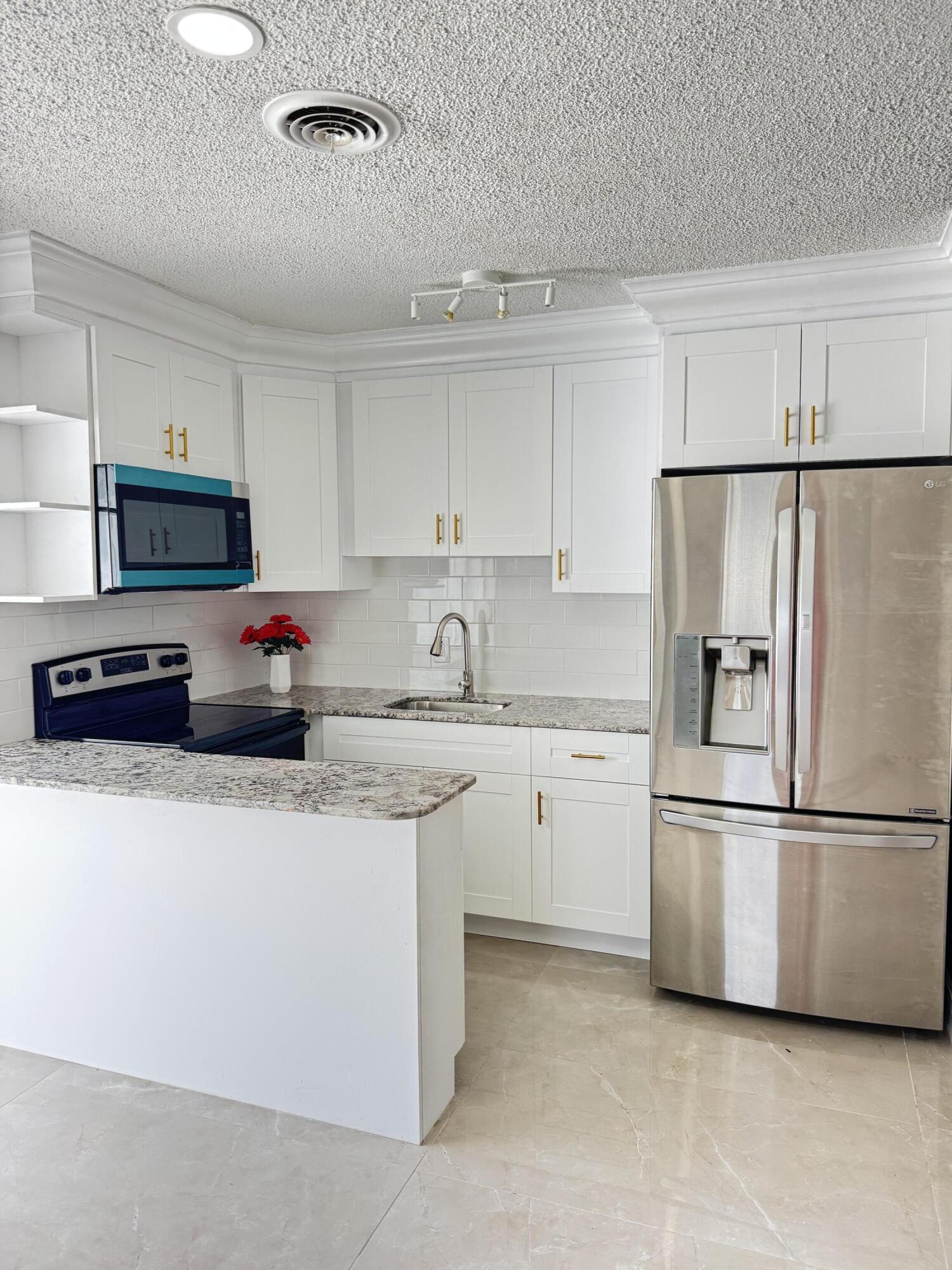 KENDALL GREEN - Residential