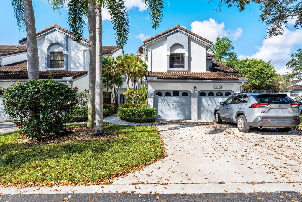 Photo of 5390 Venetia Court #D, Boynton Beach, FL 33437 (MLS # R11068614)