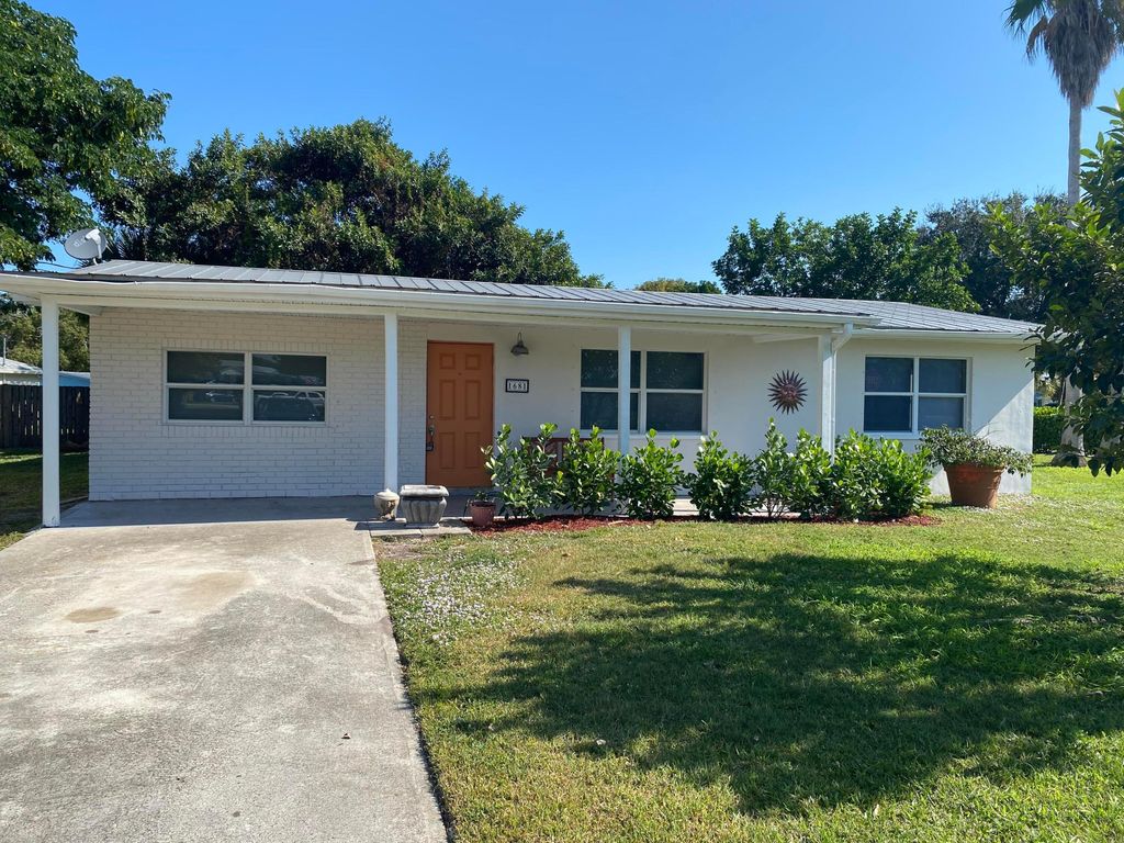 Photo of 1681 NW Palm Lake Drive, Stuart, FL 34994 (MLS # R11142134)