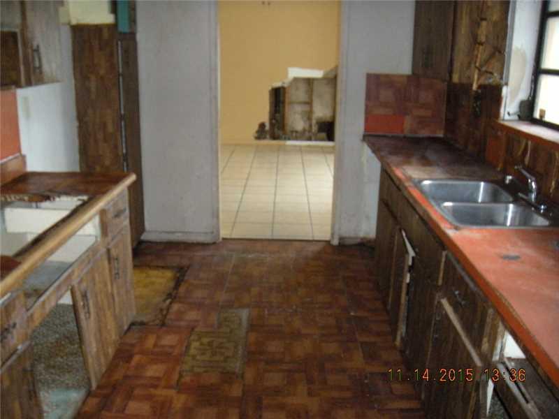 MELROSE PLACE - Residential