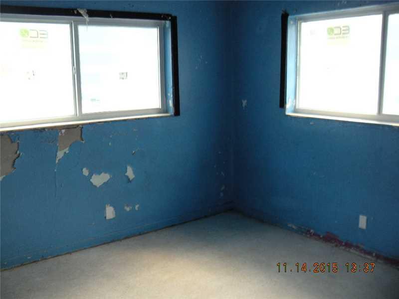 MELROSE PLACE - Residential