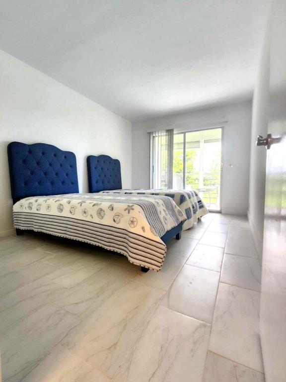 LINCOLN AT CENTURY VILLAGE CONDO - Residential