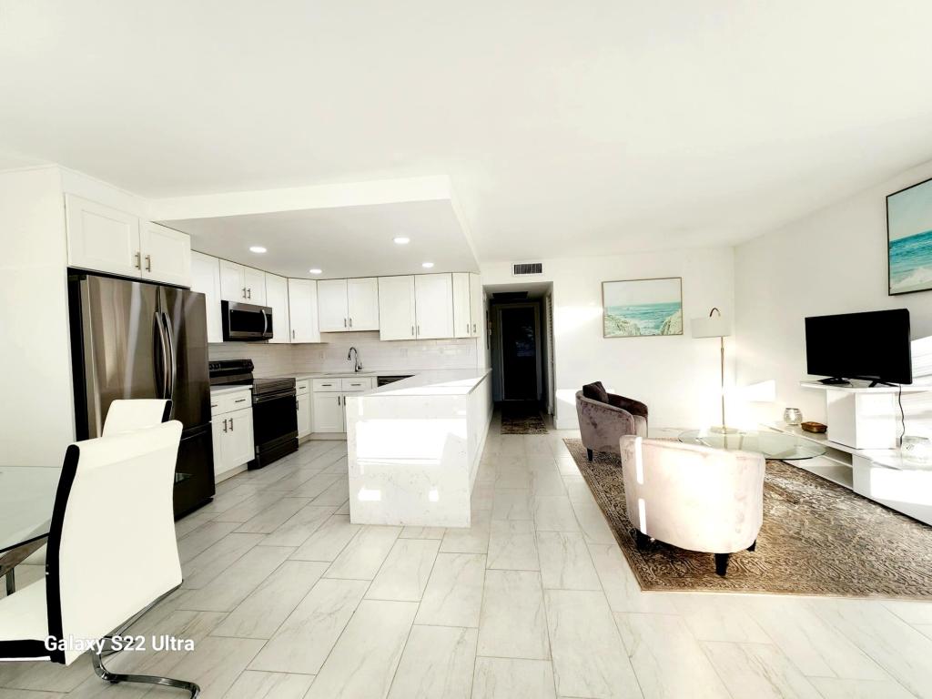 LINCOLN AT CENTURY VILLAGE CONDO - Residential