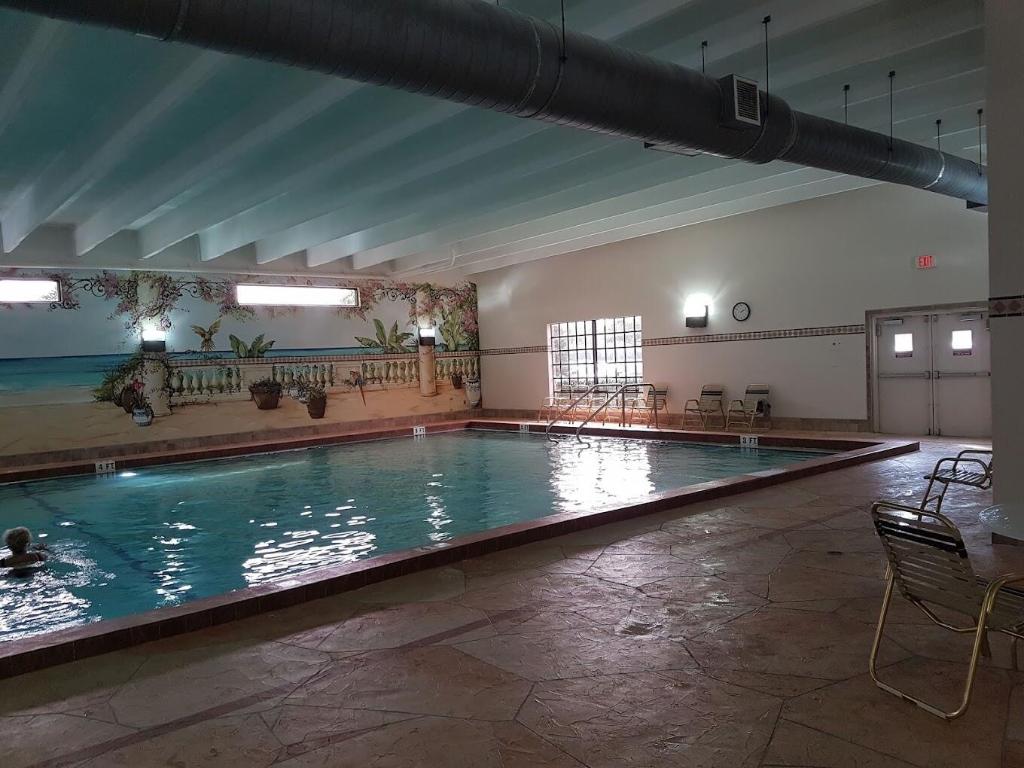 LINCOLN AT CENTURY VILLAGE CONDO - Residential