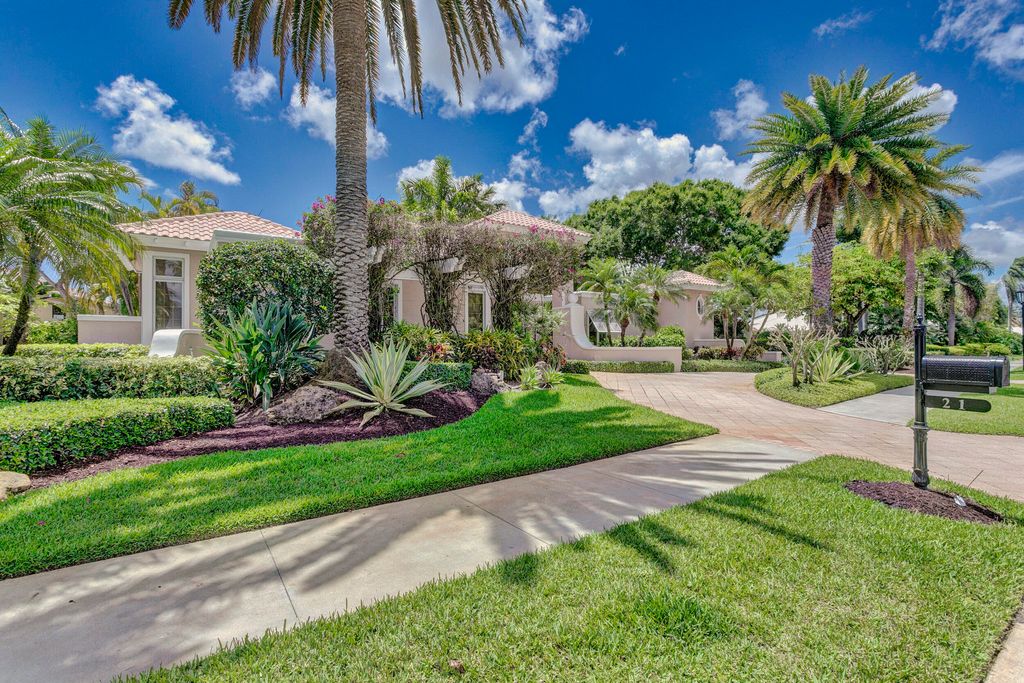 Photo of 21 St George Place, Palm Beach Gardens, FL 33418 (MLS # R11005245)