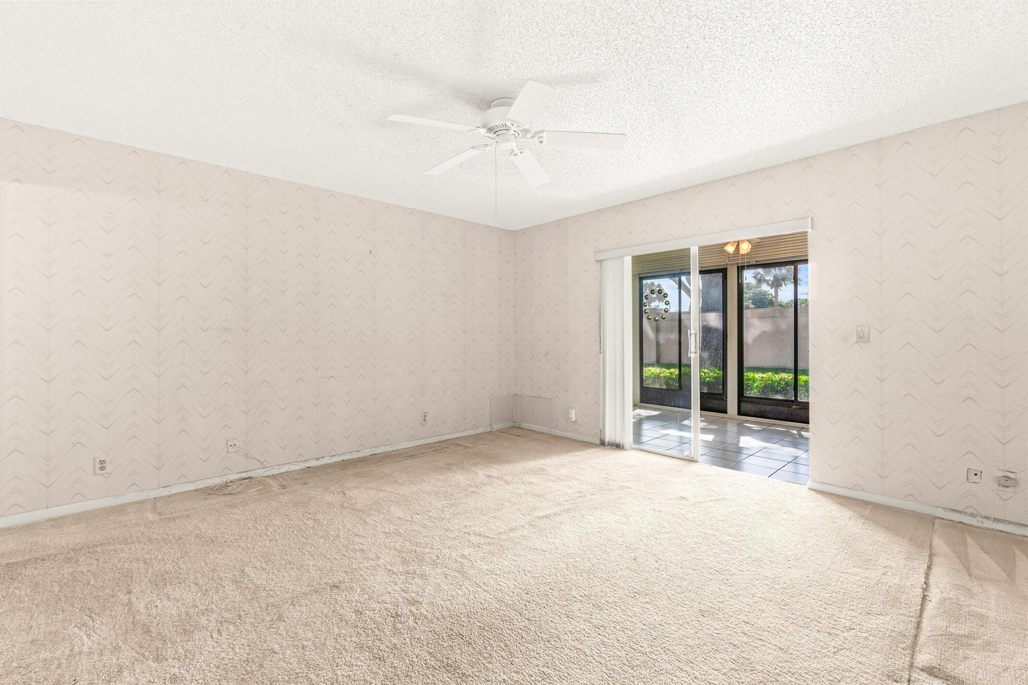 WHISPER WALK SEC C CONDO - Residential